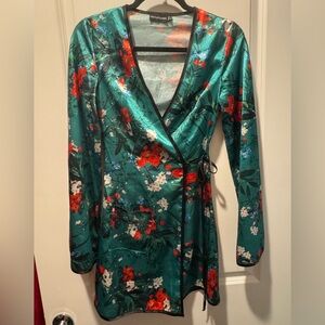 PrettyLittleThing Teal and Red Floral Long Sleeve Short Kimono Dress